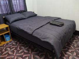 Chainarong Road, hotel in Ban Hua Thale