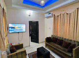 Dzīvoklis Enugu Airbnb / shortlet Serviced Apartment pilsētā Enugu