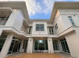 San Peak Villa