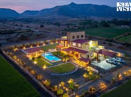 StayVista at Mangifera Agro Estate with Pool, Wi-Fi, hotel em Pune