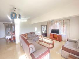 Spacious private and comfy room in Kimihurura, ξενοδοχείο στο Κιγκάλι