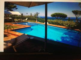 Casa con piscina Ilaria, viešbutis mieste Porto Santo Stefano