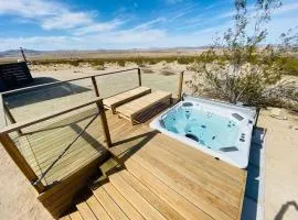 Luxury Joshua Tree 3BR Home With Hot Tub & views