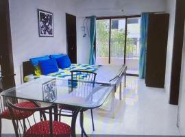 2 BHK flat with Kitchen and Free Wi Fi Kharadi,Pune, hotel in Pune