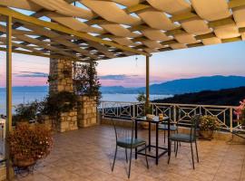 Villa Needa's - Eros Loft with Infinity Pool, cheap hotel in Kalamata