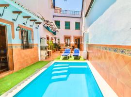 SEÑORÍO de MARÍN piscina climatizada exterior, rumah liburan di Arriate