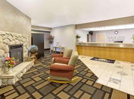 Days Inn & Suites by Wyndham Castle Rock, hotell i Castle Rock