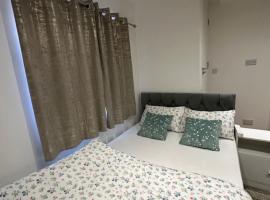 Smart Cosy/Small Double Room in Oakridge Road Bromley, hostal o pensión en Lewisham