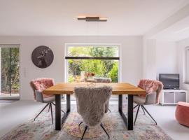 Adenauer Zwölf - Das 5 Sterne Ferienhaus mit Sauna und Garten am Eifelsteig