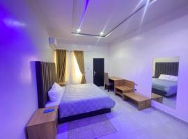 Avenel Luxury Apartments, hotel with parking in Aja