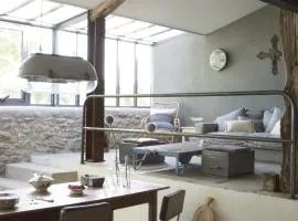 Bassiviere Barn Chic