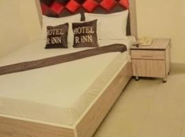Royal Galaxy guest House, hotel in Lahore
