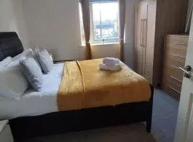 Business & Leisure City Centre 2 Bed En-suite Apartment with free parking and Netflix