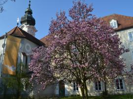 Haus der Begegnung Heilig Geist, hotel a Burghausen