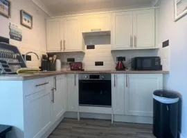 246, Belle Aire, Hemsby - Two bed recently renovated chalet, sleeps 5, pet friendly, free Wi-Fi and close to beach!