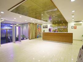 Hotel D'Capitol - Delhi Airport, hotel near Delhi International Airport - DEL, New Delhi