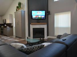 Cozy open Home away from home, cabaña o casa de campo en Lewisville