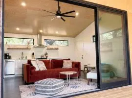 Luxe Modern Treehouse w Heated Pool, Firepit