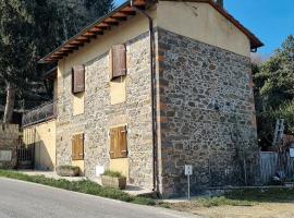 Chianti Villa Chicco, piscina privata, ampio giardino, BBQ e parcheggio, hotel v destinácii Lucolena in Chianti