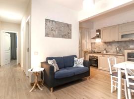Elegant comfy three-room apartment in Eur with parking、ローマのアパートメント