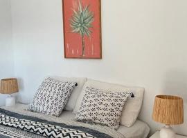 Apto. luminoso con vistas en playa de La Patacona, ξενοδοχείο στη Βαλένθια