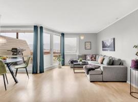 Flott og sentral moderne leilighet på 2 etasjer, itsepalvelumajoitus Tromssassa