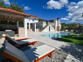 Holiday home Mia
