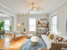 Bright and Pet-Friendly Home 2 Mi to Harvard Square