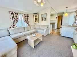 Idyllic mobile home in beautiful surroundings, campsite in Porchfield