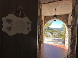 Bastide avec vue et piscine, proche Lac, hotel v destinaci Montauroux