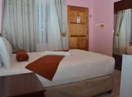 MOGONONO SELECTED SERVICE HOTEL, מלון בPalapye