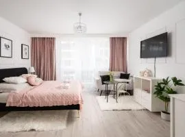Air-Conditioned GatawayStudio 900m from Central Station, parking on site