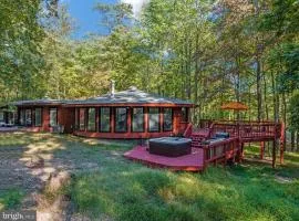 Modern Wooded Oasis with Hot Tub, WiFi, Deck, Grill & Dome!