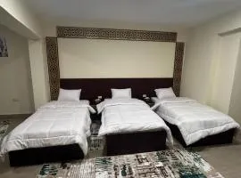 Sooly pyramids Inn