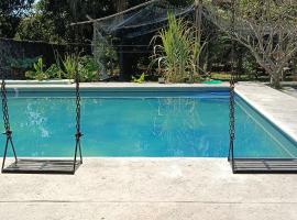 Casa la jungla, hotel amb piscina a Miacatlán