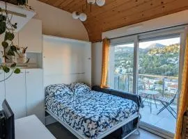 Studio calme avec vue dégagée