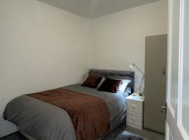 COZY ROOMS 25 min LIVERPOOL STREET, rumah tamu di London