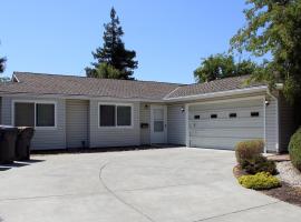 Tomodachi House - The Perfect Getaway for All!, holiday rental in Davis