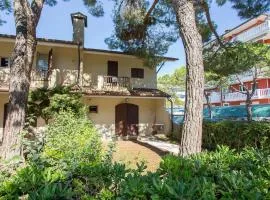 Nice villa in Caorle with balcony