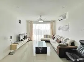 EcoPark Condominium, 5mins to airport, malls & eatery