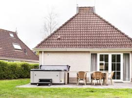 Nice home in Earnewâld with Whirlpool and sauna, hotel a Earnewâld