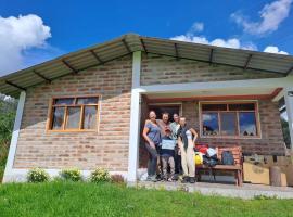 Cozy cabin in the countryside Otavalo Learning, hotel in Otavalo