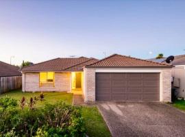 4 bedroom Entire house in Drewvale., Hotel in Browns Plains