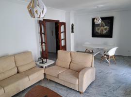Encanto Urbano: Piso céntrico totalmente equipado, apartment in Lebrija