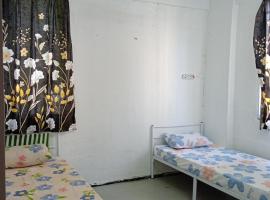 Homestay Indrawasih with 2 Bedroom, lejlighed i Perai