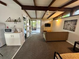 Colonial Village Resort – hotel w mieście Hervey Bay