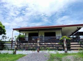 Samal Island House with Ocean View, holiday home in Mambago-B