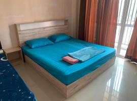 Quiet Homestay with a private bathroom, habitación en casa particular en Chiang Mai