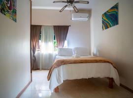 Eleven30 Luxury Apartment 1B, hotel in Negril