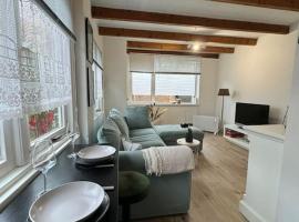 Hello Noordwijk - Tiny House Dahliastraat 60, בית קומפקטי בנורדוויק